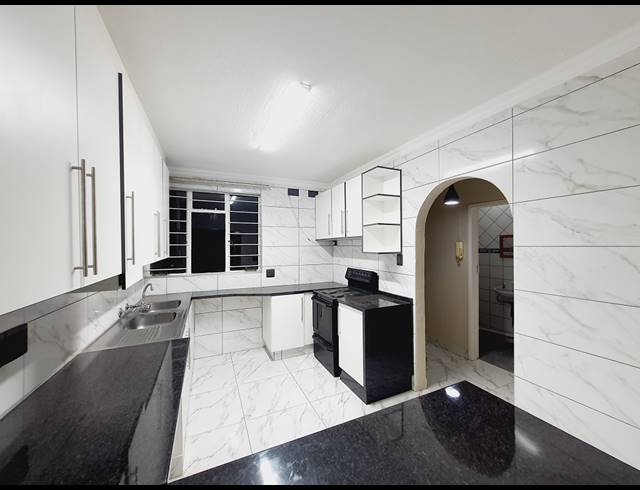 3 BEDROOM TOWNHOUSE RENTED IN HALFWAY GARDENS